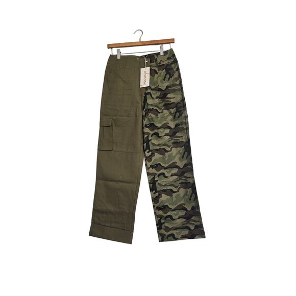 Split-style leg cargo type pants - Picture 1 of 8